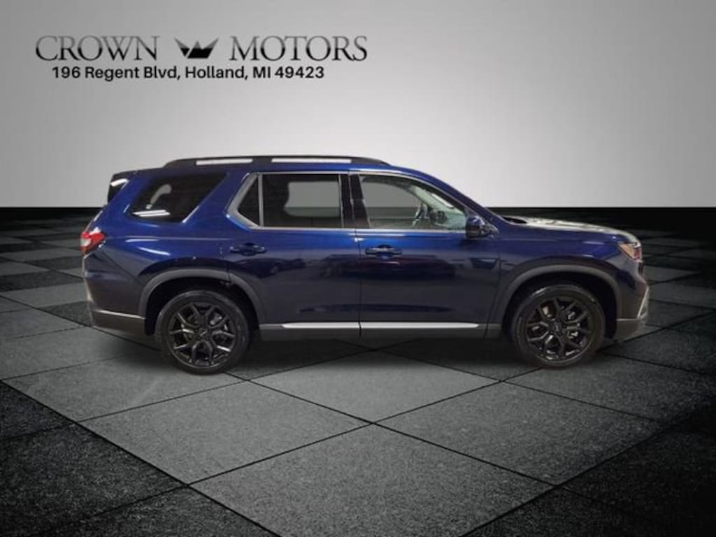 Used 2025 Honda Pilot Touring SUV