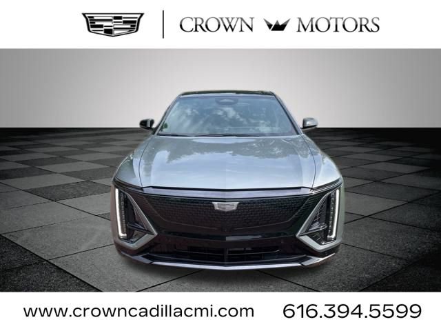 2025 Cadillac Lyriq Sport photo 2
