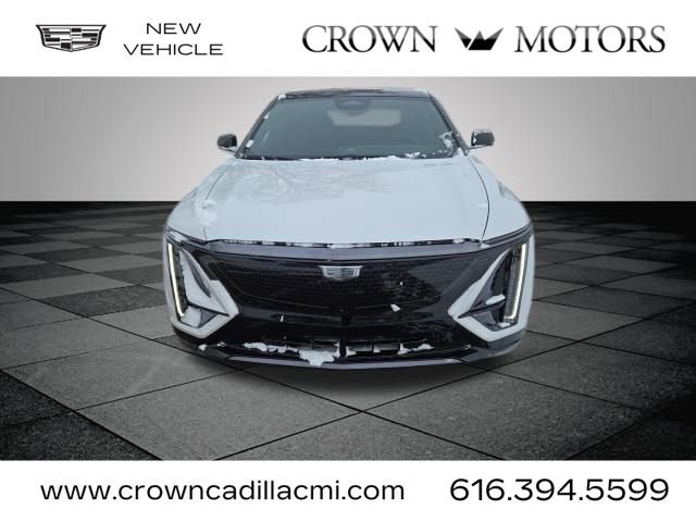 2025 Cadillac Lyriq Sport photo 2