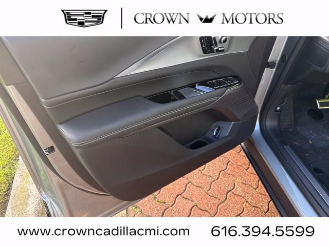 2027 Cadillac LYRIQ Luxury - Photo 17