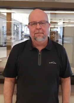 Staff member Shawn Kane from ID_73b363e81b90