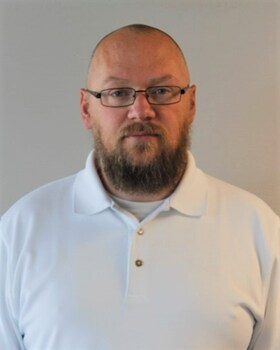 Staff member Kelly Tenharmsel from ID_9e21358cf50c