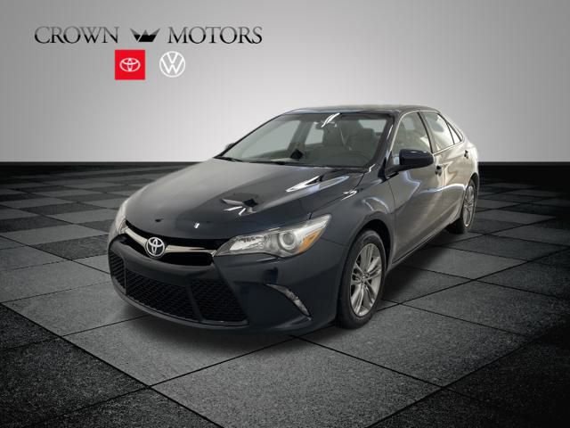 2016 Toyota Camry LE photo 3