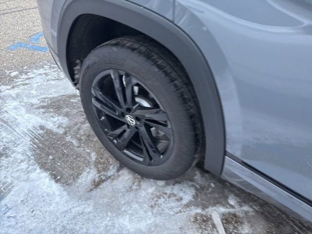 Used 2025 Volkswagen Atlas Cross Sport 2.0T SEL R-Line Black SUV