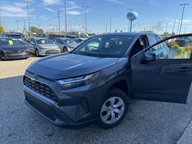 2025 Toyota RAV4 LE photo 2