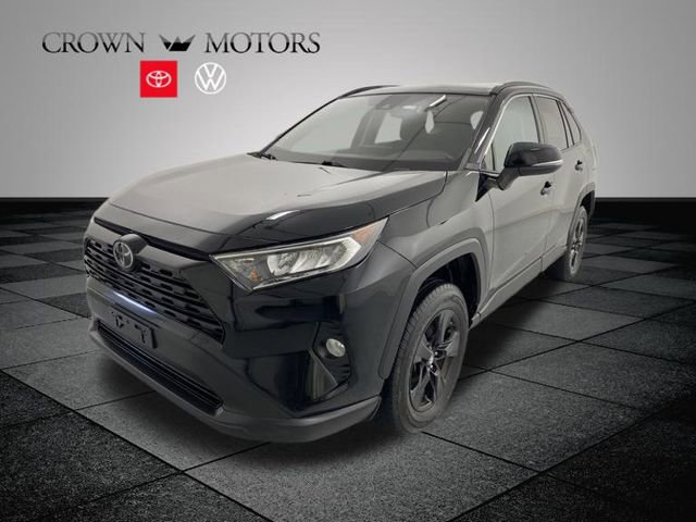 2019 Toyota RAV4 XLE photo 2