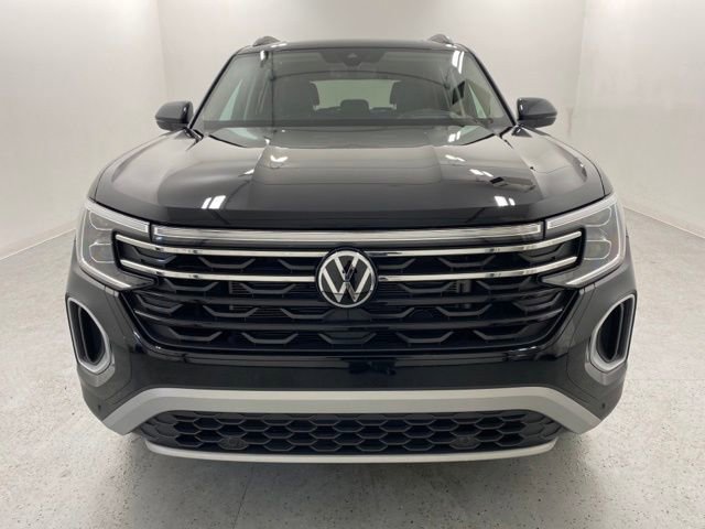 2024 Volkswagen Atlas Peak Edition SEL photo 2