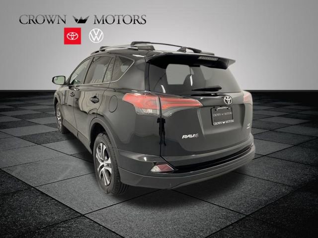 2018 Toyota RAV4 LE photo 4