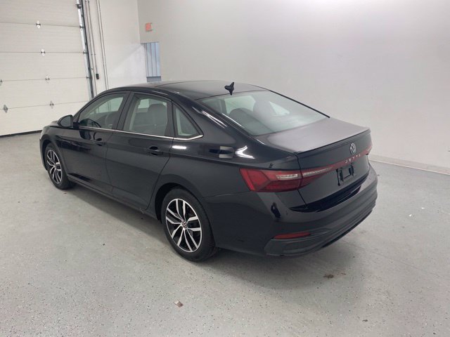 Used 2026 Volkswagen Jetta 1.5T SE Sedan