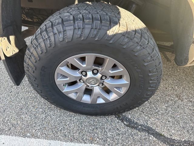 2017 Toyota Tacoma SR5 photo 3