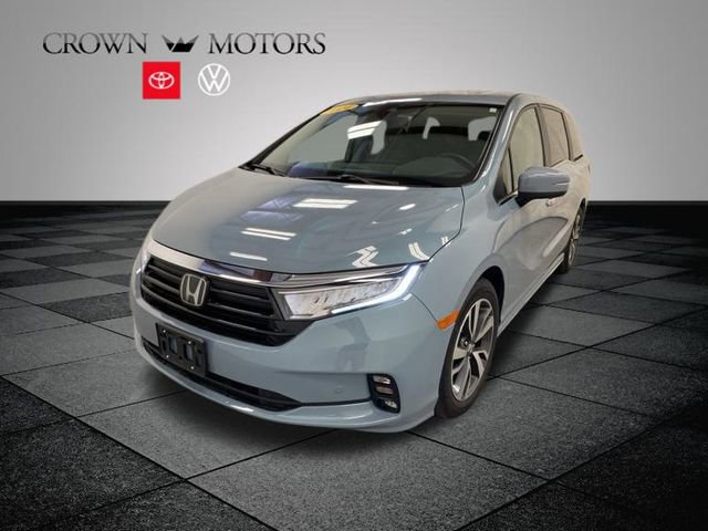 2024 Honda Odyssey Touring photo 3