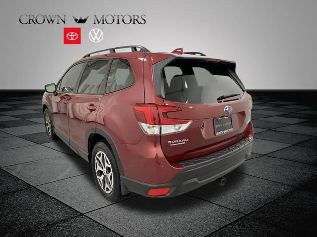 2022 Subaru Forester Premium photo 2