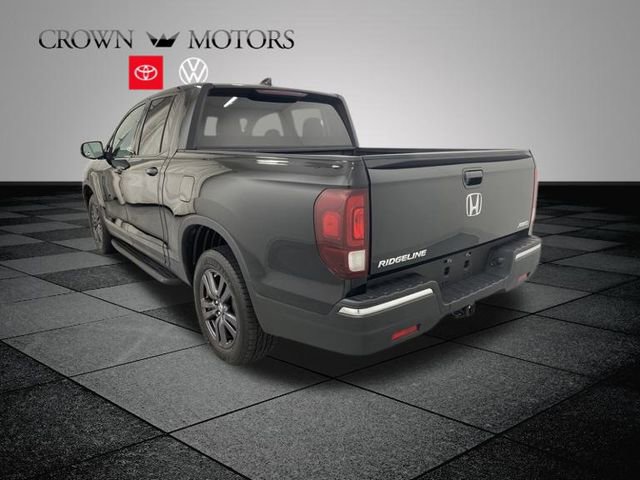 2020 Honda Ridgeline Sport photo 2
