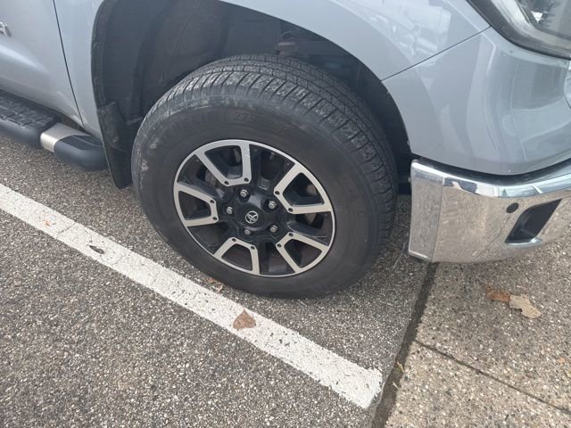 2019 Toyota Tundra Limited Grade photo 2