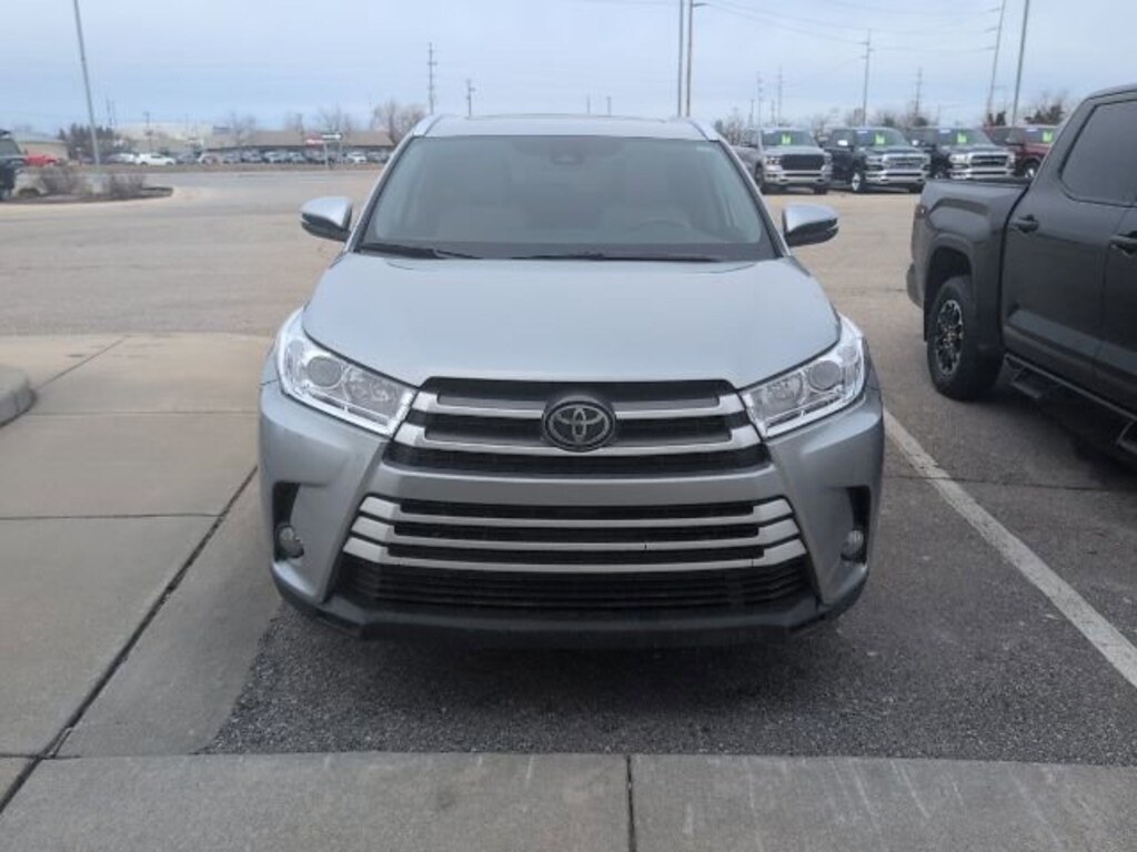 Used 2018 Toyota Highlander XLE SUV
