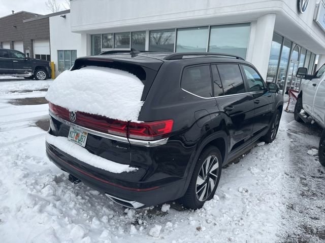 2024 Volkswagen Atlas SE Technology photo 3