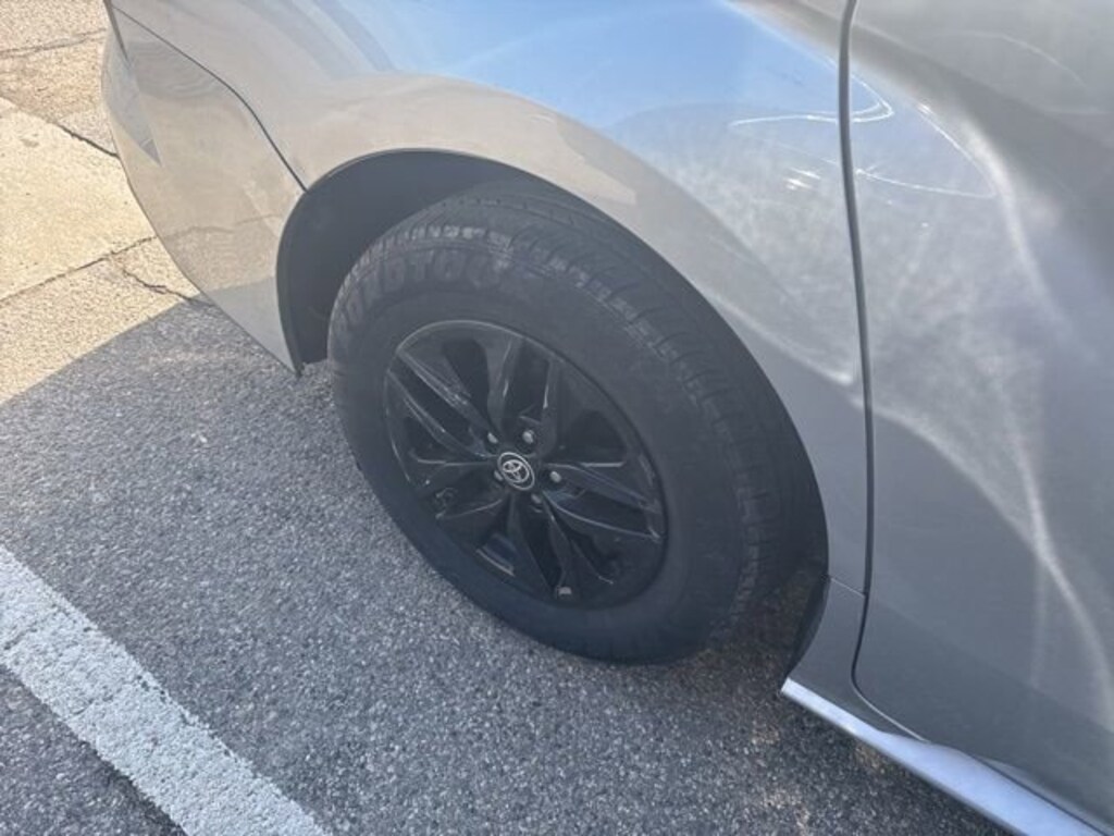 Used 2022 Toyota Sienna XLE Van Passenger Van