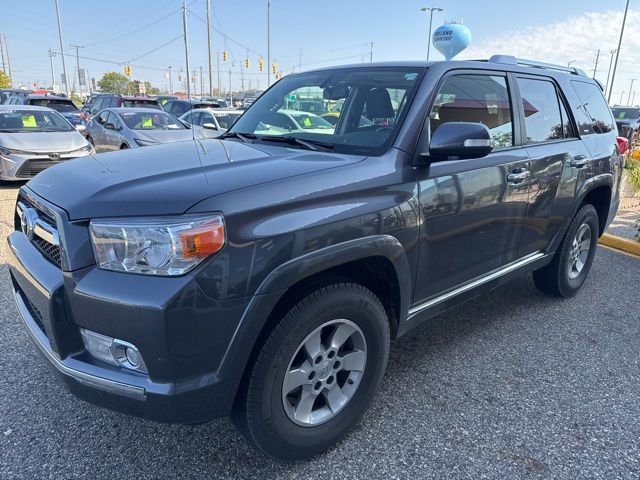 2013 Toyota 4Runner SR5 photo 2