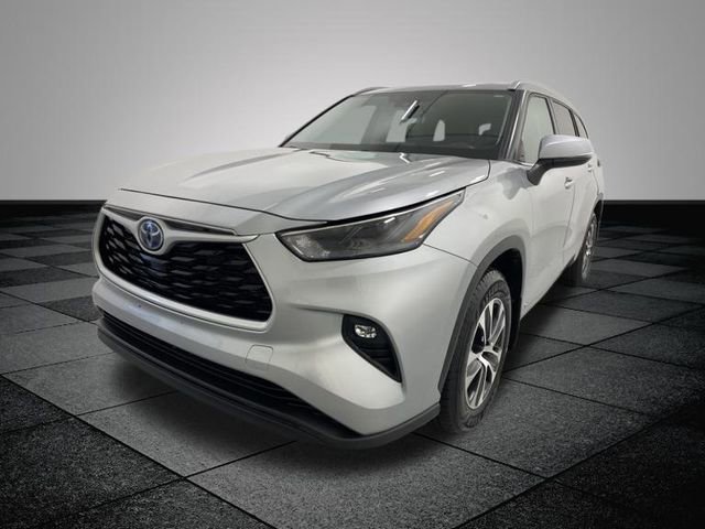 2022 Toyota Highlander Hybrid XLE photo 3