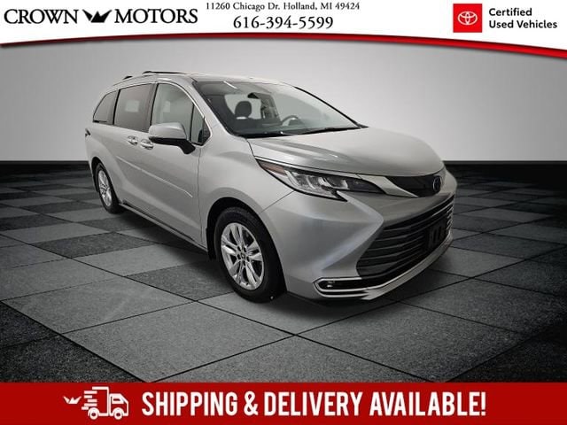 2024 Toyota Sienna Limited's photo