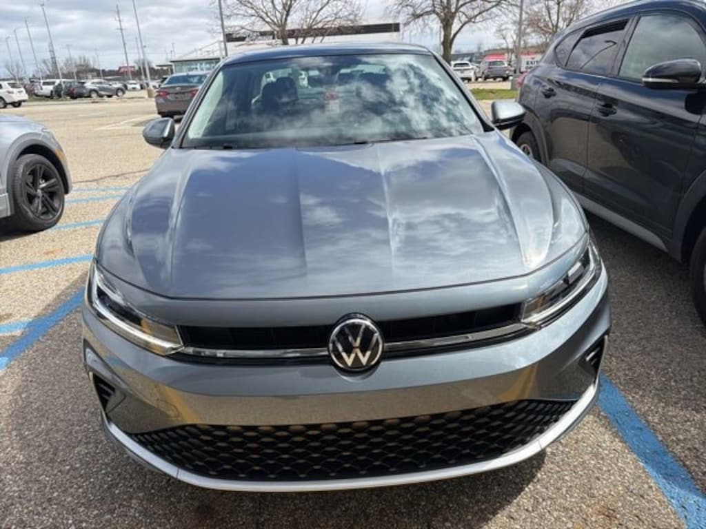 Used 2025 Volkswagen Jetta 1.5T SE Sedan