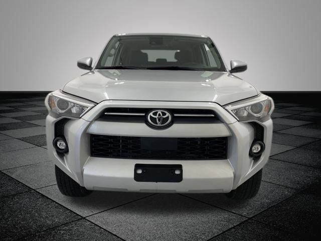 2021 Toyota 4Runner SR5 photo 2