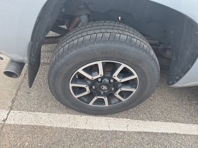 2019 Toyota Tundra Limited Grade photo 3
