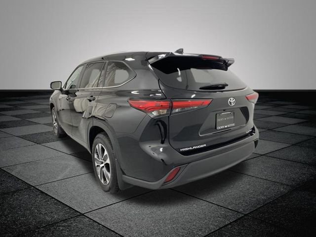 2023 Toyota Highlander XLE photo 4