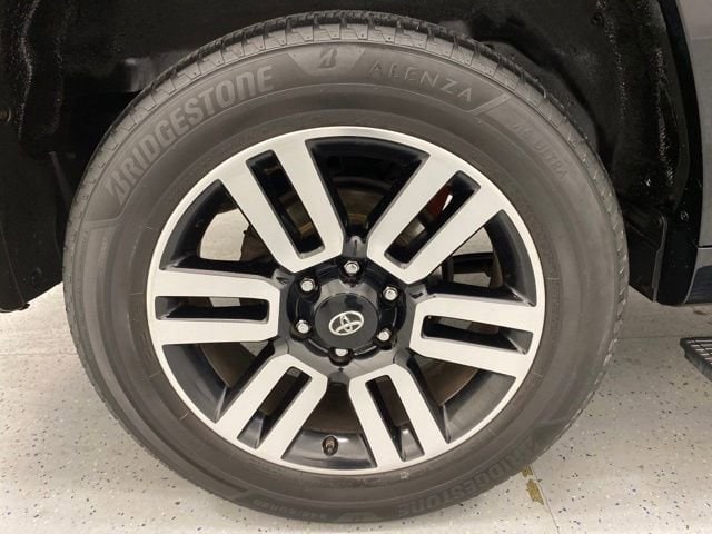 2017 Toyota 4Runner Limited photo 4