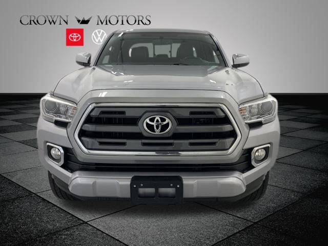 2016 Toyota Tacoma Limited photo 2