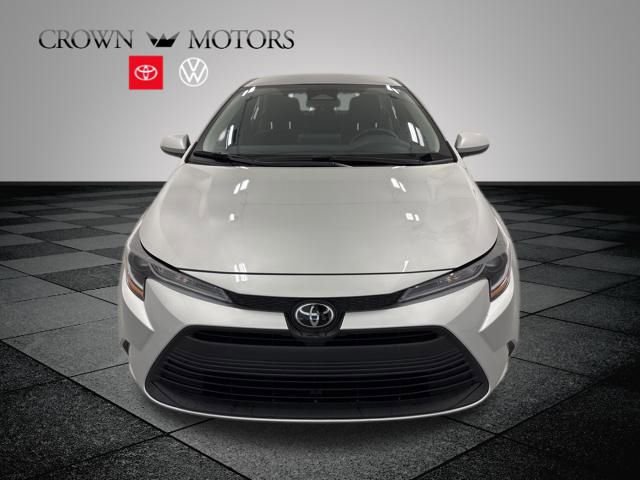 2025 Toyota Corolla LE photo 2