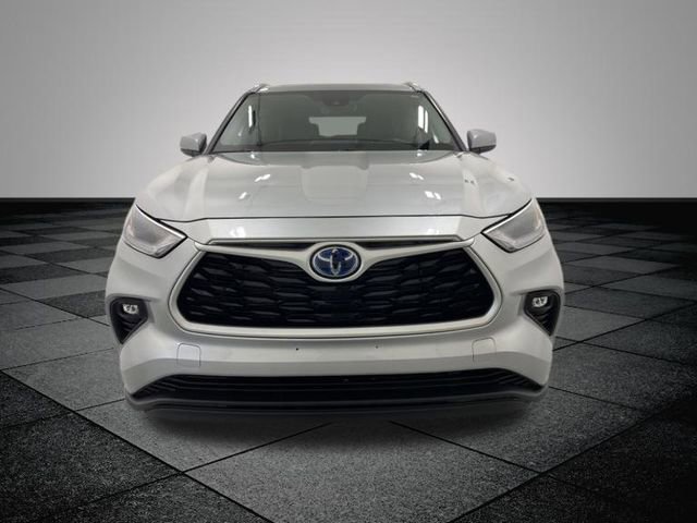 2022 Toyota Highlander Hybrid XLE photo 2