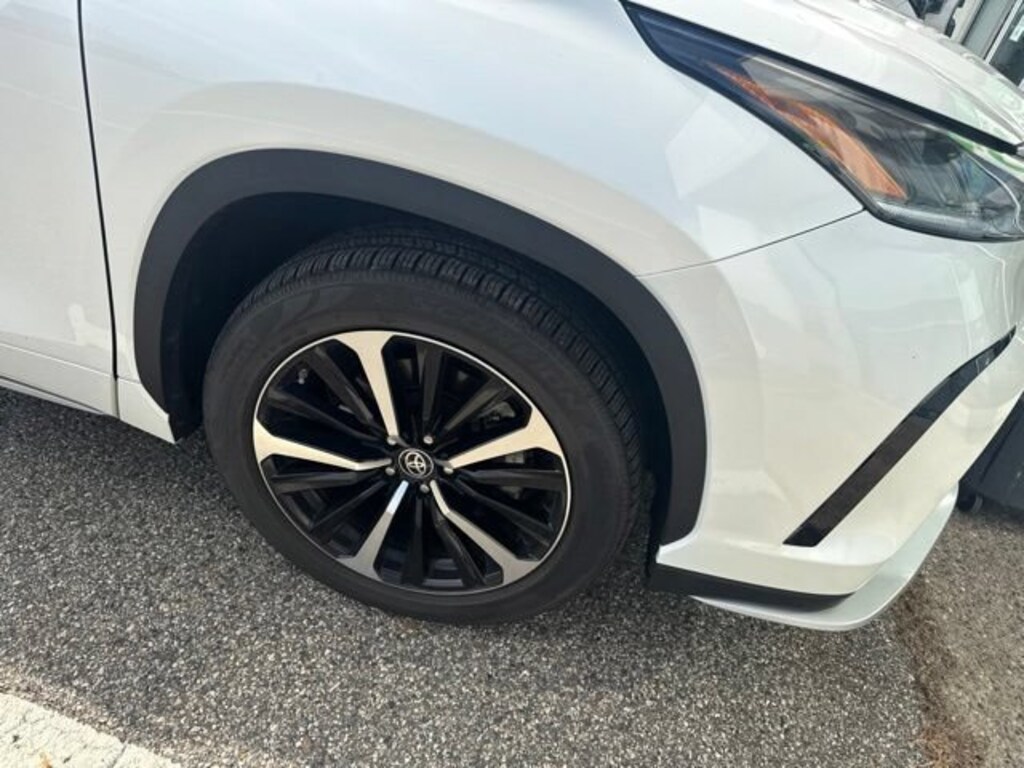 Used 2021 Toyota Highlander XSE SUV