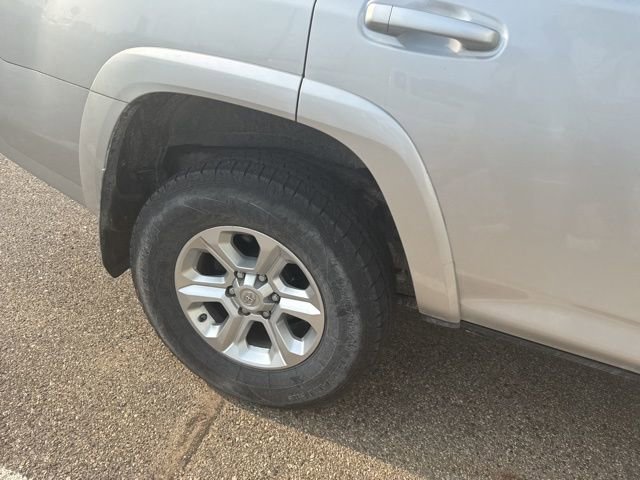 2021 Toyota 4Runner SR5 photo 3