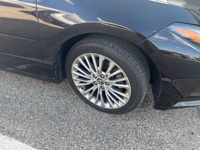 2019 Toyota Avalon Limited photo 2