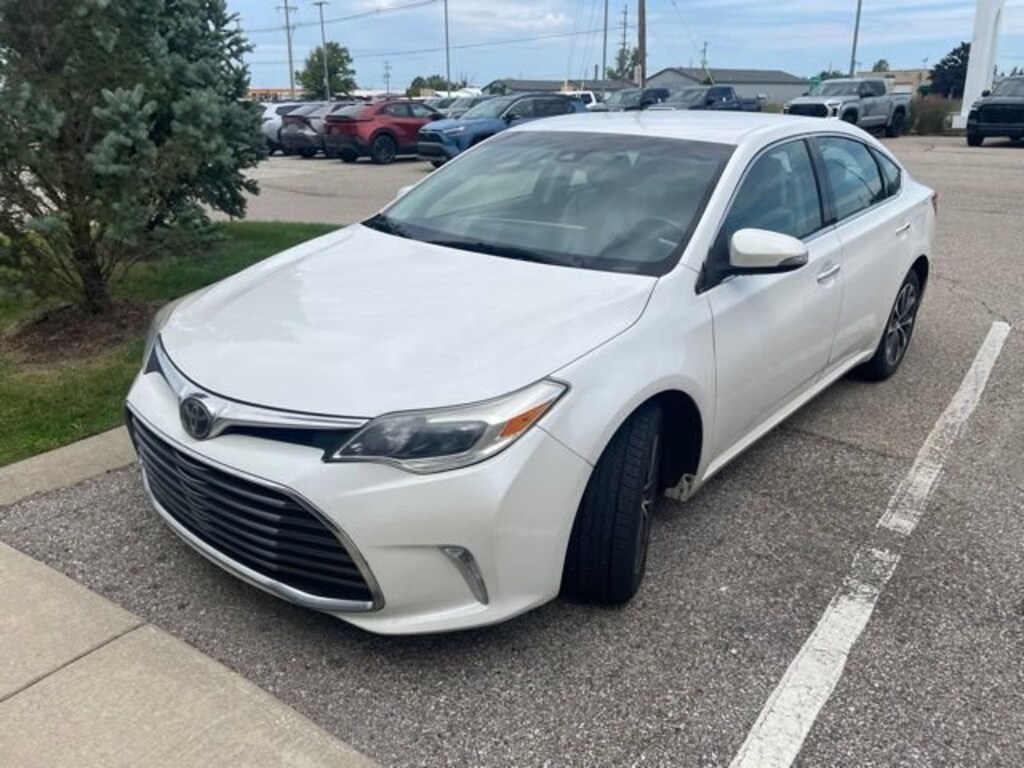 Used 2018 Toyota Avalon XLE Sedan