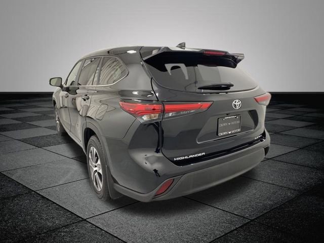 2023 Toyota Highlander XLE photo 4