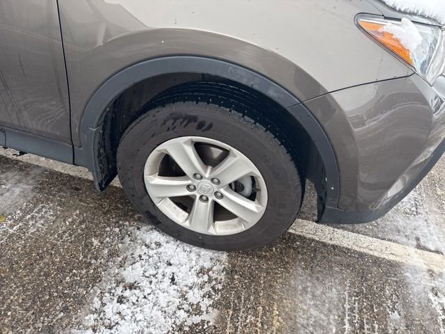2013 Toyota RAV4 XLE photo 2