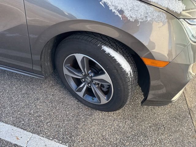 2018 Honda Odyssey Touring photo 2
