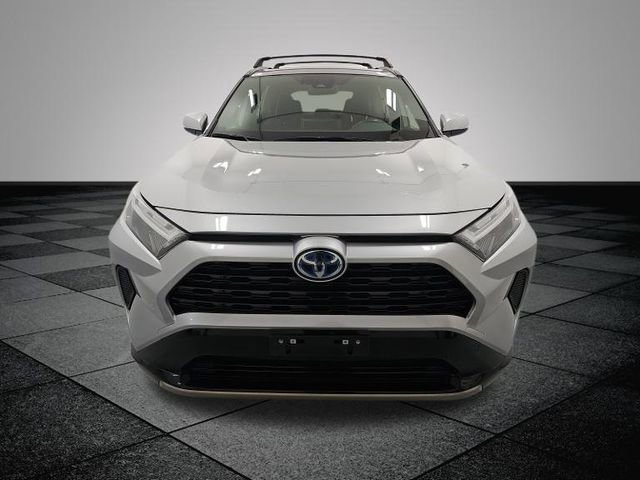 2022 Toyota RAV4 Hybrid SE photo 2