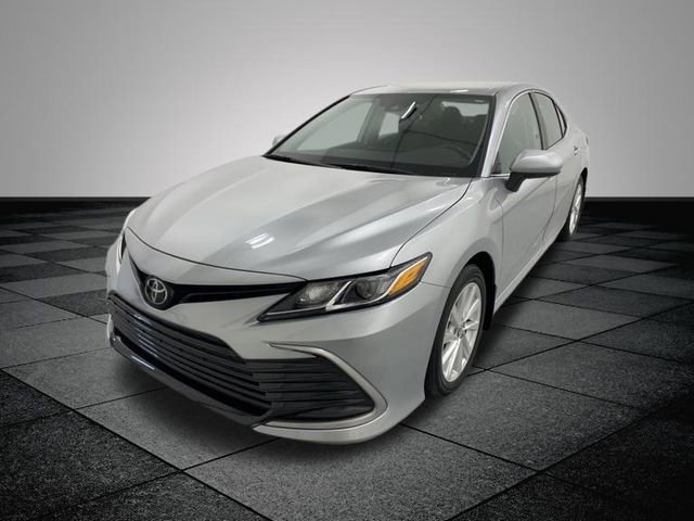 2023 Toyota Camry LE photo 3