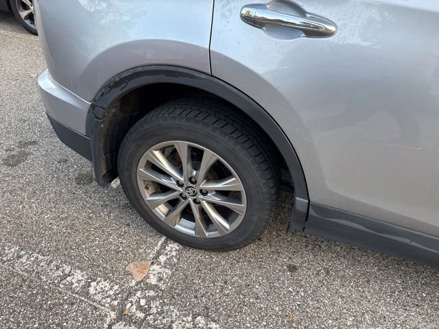2016 Toyota RAV4 Limited photo 3