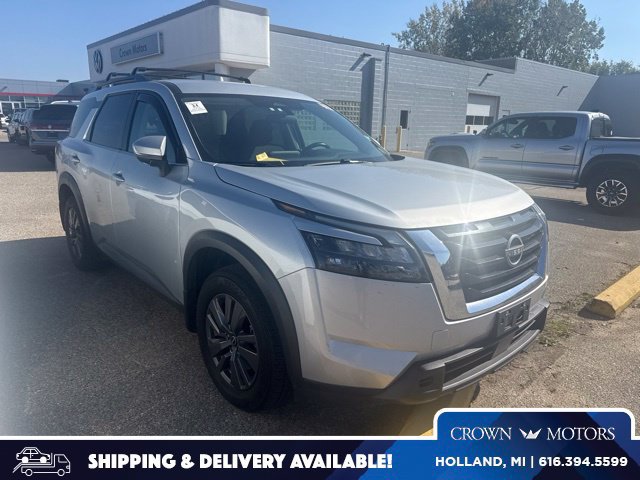 2024 Nissan Pathfinder SV