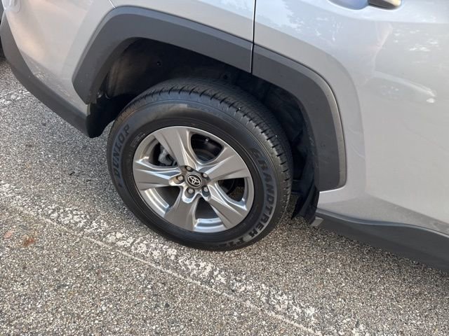 2024 Toyota RAV4 XLE photo 3