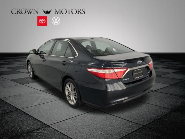 2016 Toyota Camry LE photo 4