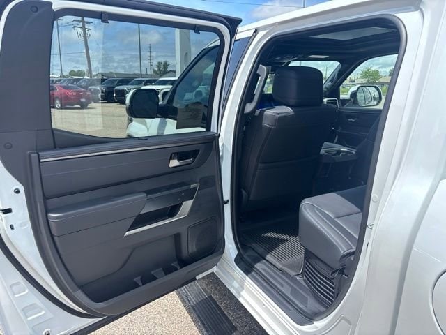 2026 Toyota Tundra Platinum - Photo 16