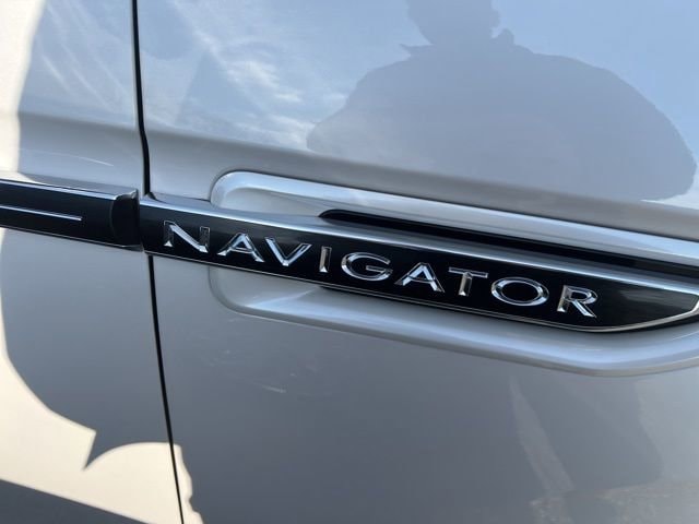2019 Lincoln Navigator Black Label photo 4