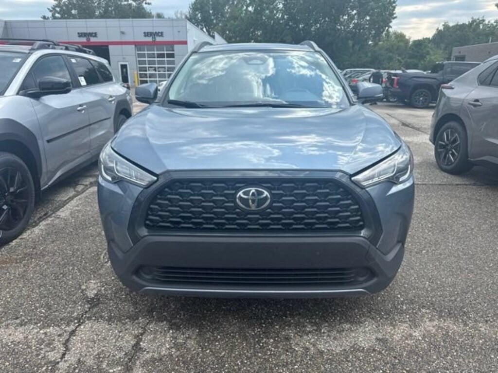 Used 2024 Toyota Corolla Cross LE SUV