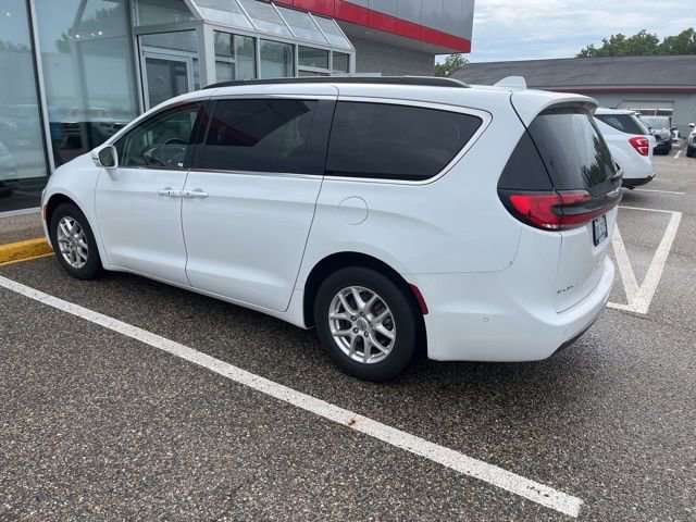 2022 Chrysler Pacifica Touring L photo 3