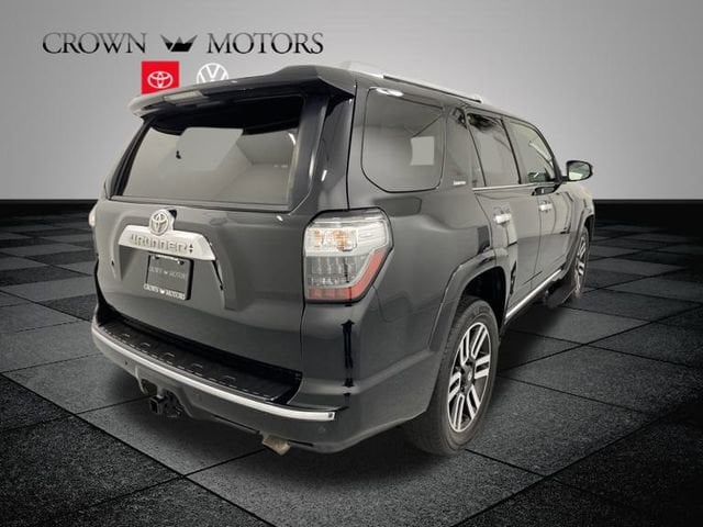 2017 Toyota 4Runner Limited photo 3